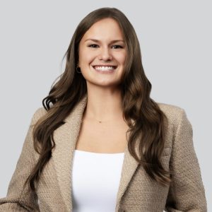 Lexie Savedge, professional headshot